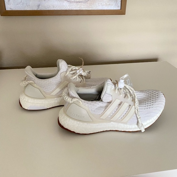 Adidas Ivy Park Ultraboost OG - Picture 4 of 8
